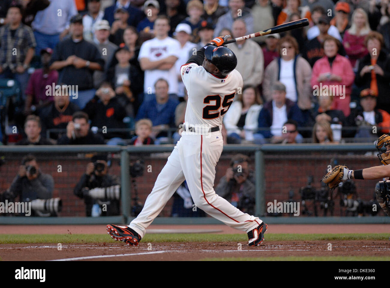 Barry Bonds pirouetting, and other moving images from Giants