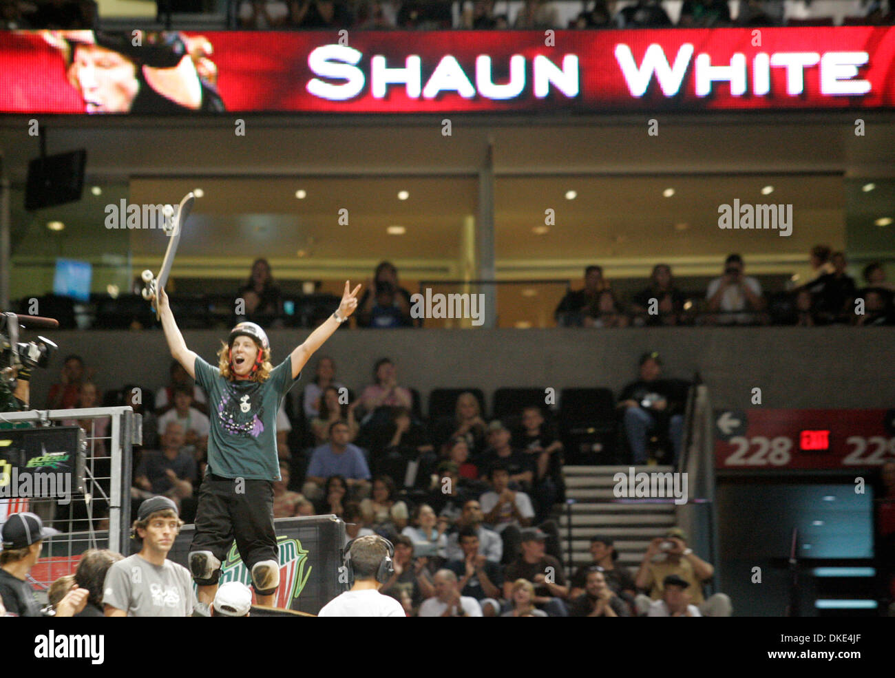 Aug 18, 2007 - Portland, OR, USA - SHAUN WHITE celebrates after