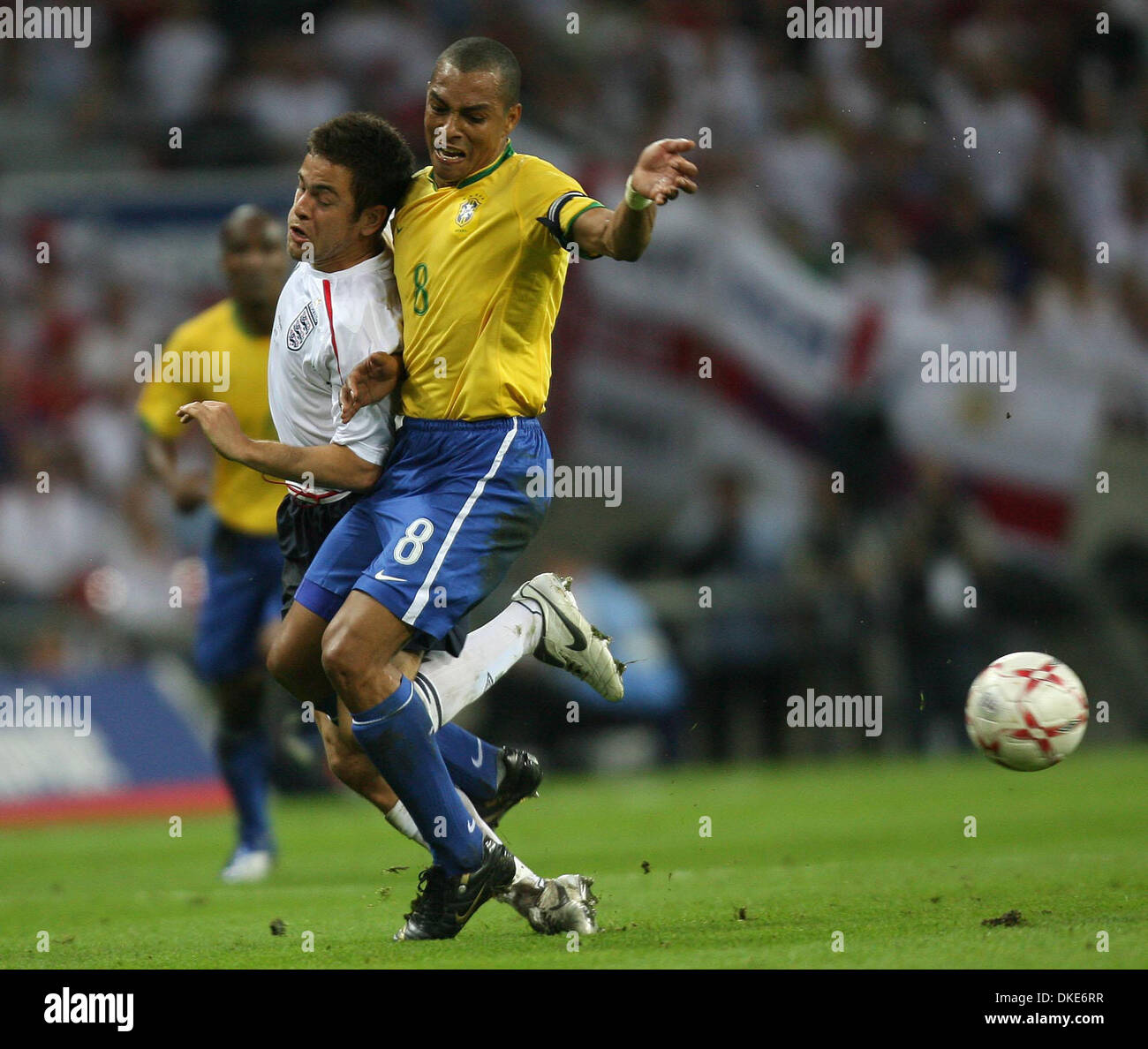 England's Joe Cole and Brazil's Gilberto Silva (Credit Image: © PHOTOGRAPHER/Cal Sport Media) Stock Photo