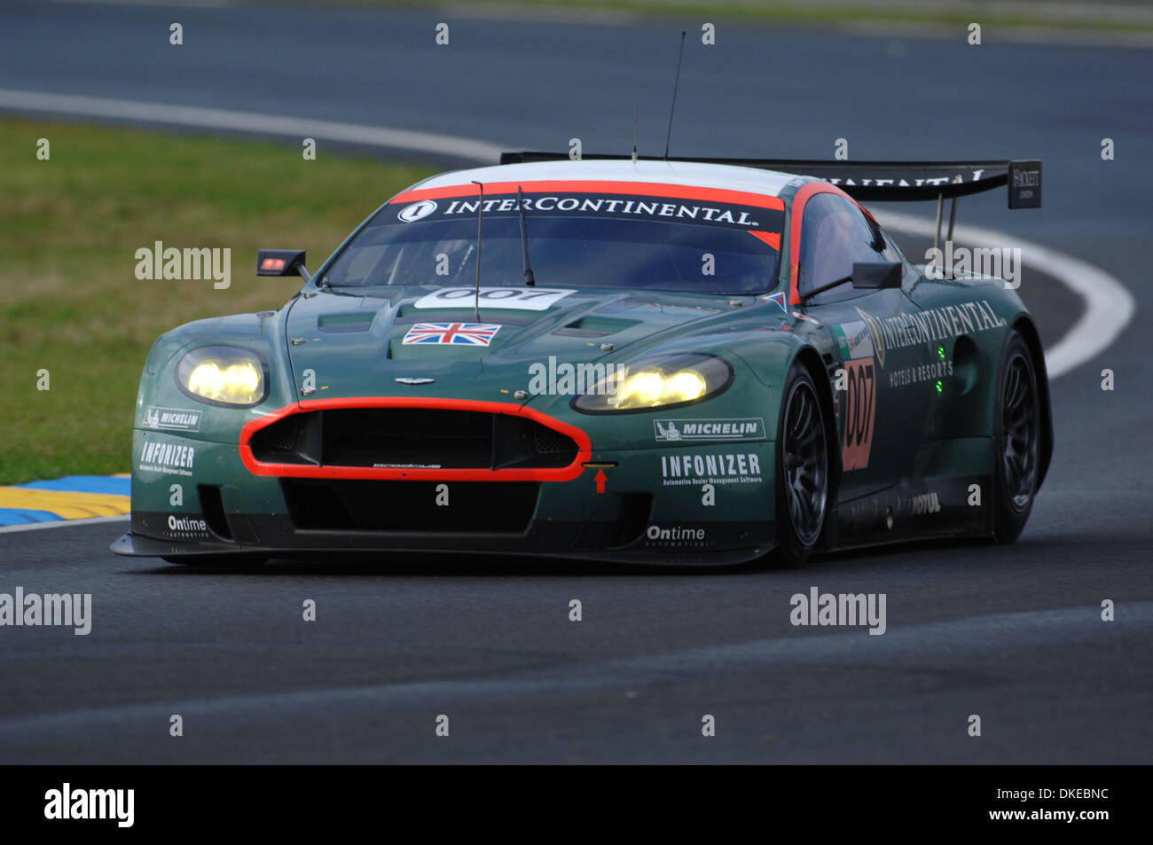 jun-17-2007-le-mans-france-007-aston-martin-racing-aston-martin