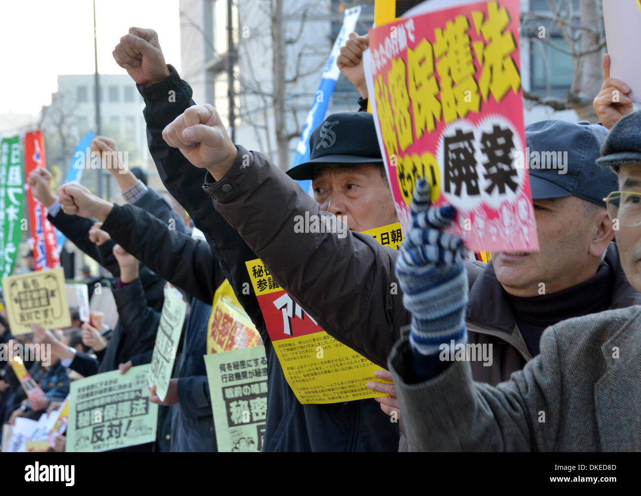 Tokyo, Japan. 5th December 2013. Thousands Of Citizens Voice Their ...