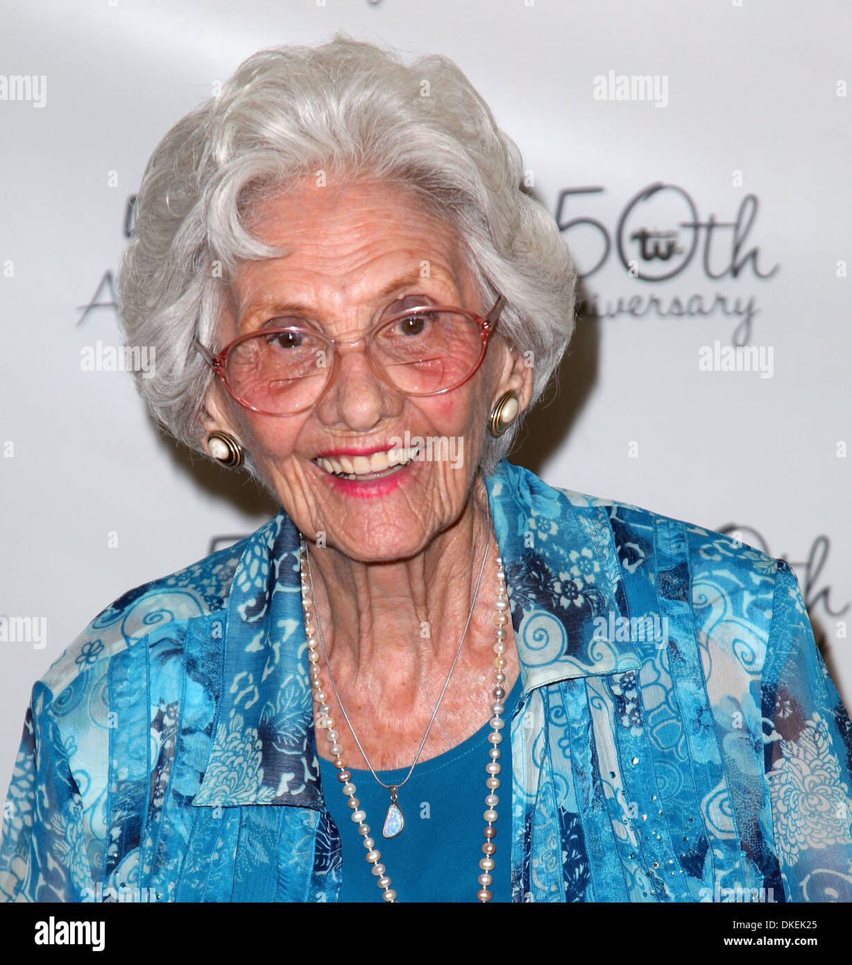 Connie Sawyer [Profiles] • Instagram, Twitter, TikTok Foller