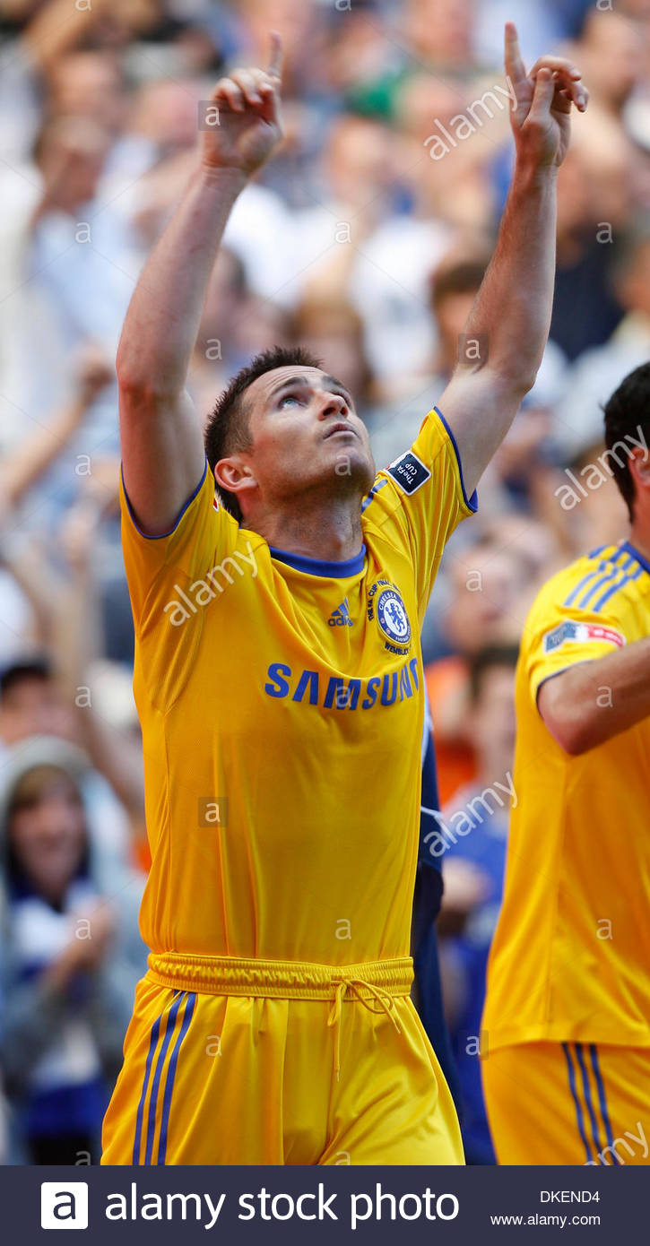 Chelseas Frank Lampard celebrates his FA Cup Stock Chelseas Frank Lampard celebrates his FA Cup Stock