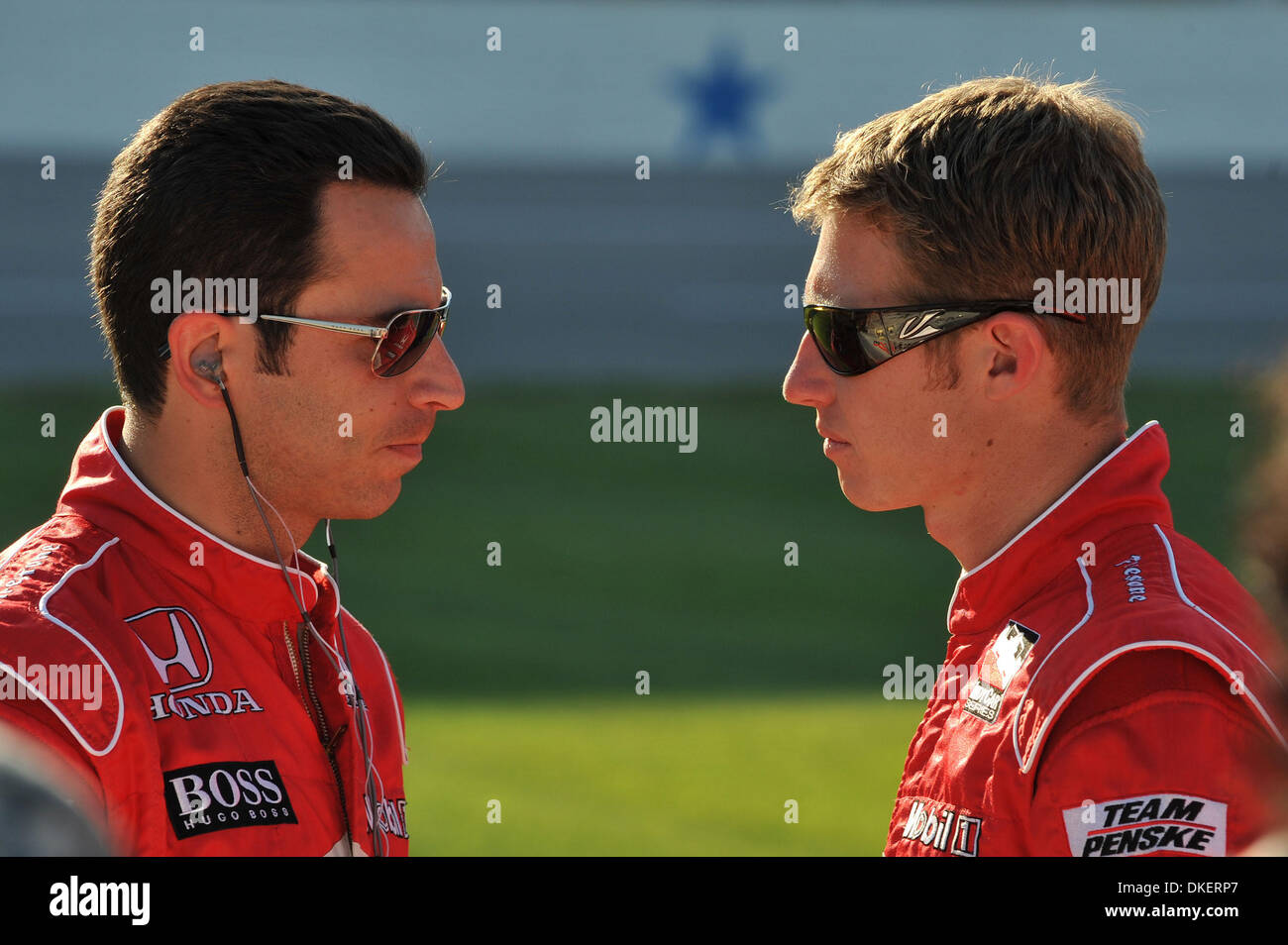 Jun 06, 2009 - Fort Worth, Texas, USA - Penske Team drivers HELIO CASTRONEVES and RYAN BRISCOE talk before the start of the Indy Racing League Learjet Bombardier 550 at the Texas Motor Speedway. (Credit Image: © David Bailey/ZUMA Press) Stock Photo