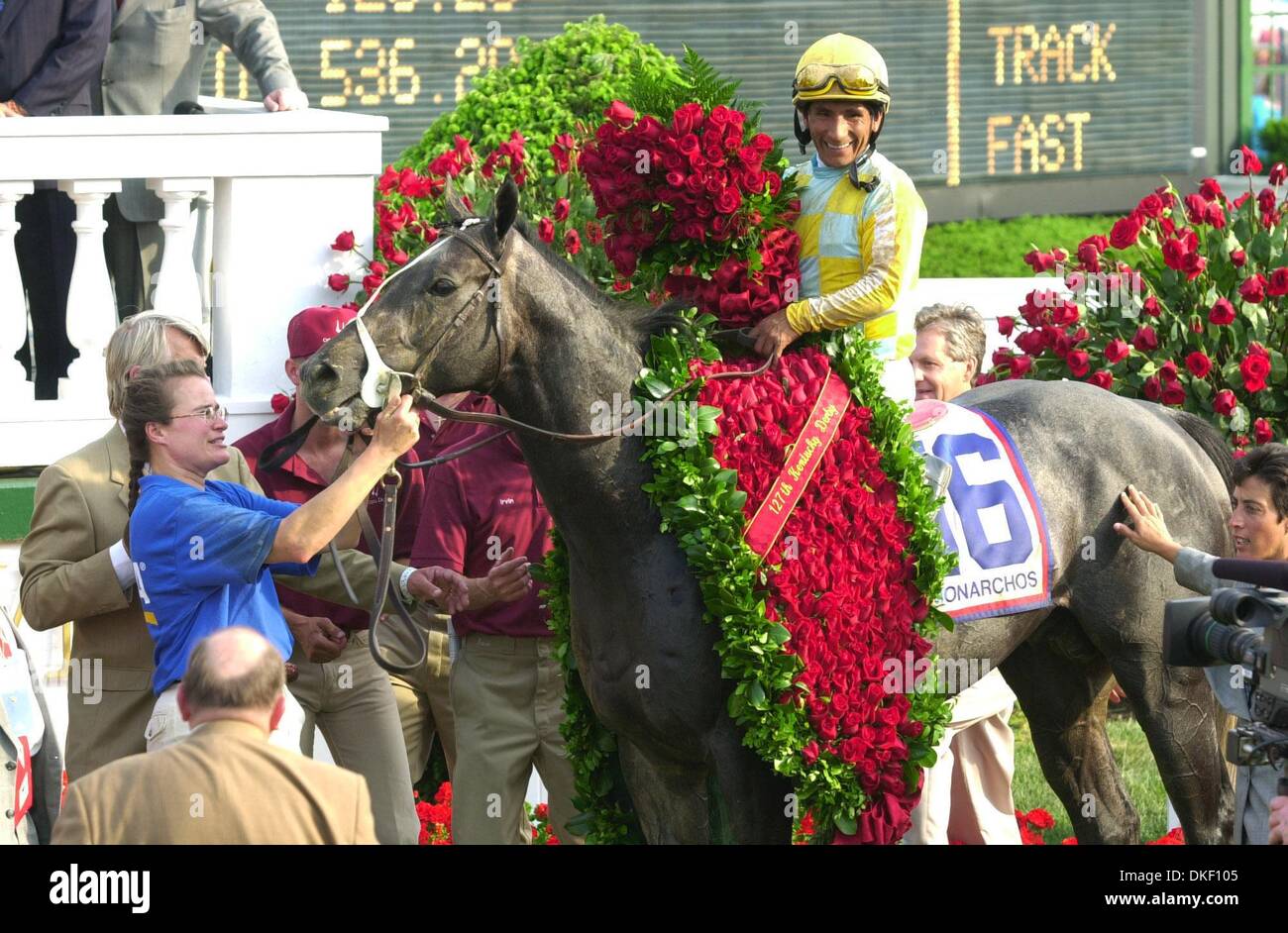 Chavez takes the rose in the winners circle. 16 Monarchos with