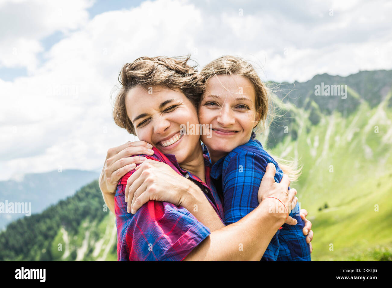Two Friends Hugging High Resolution Stock Photography And Images Alamy