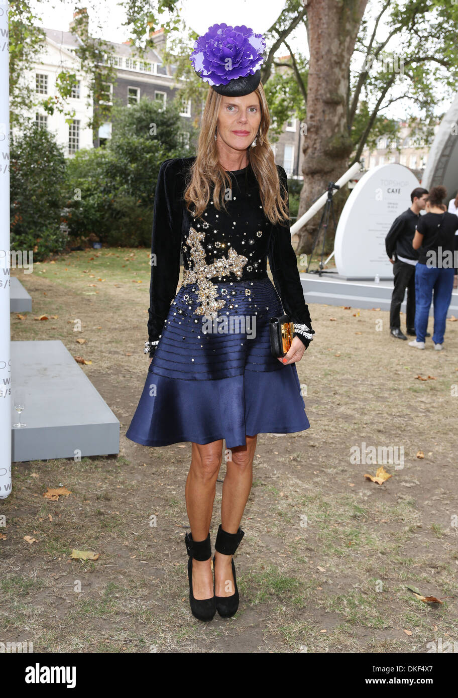 anna-dello-russo-london-fashion-week-spring-summer-2013-unique