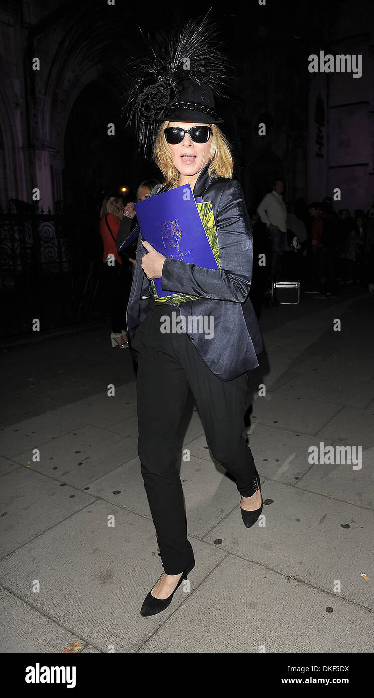 Kim cattrall paparazzi hi-res stock photography and images - Alamy