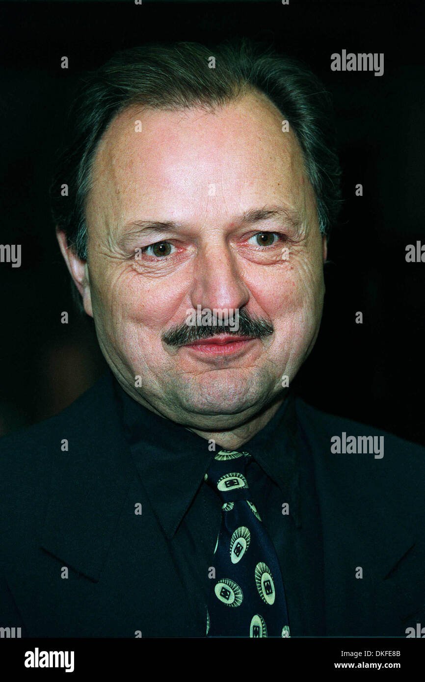 PETER BOWLES.ACTOR.01/12/1993.B71B4A Stock Photo