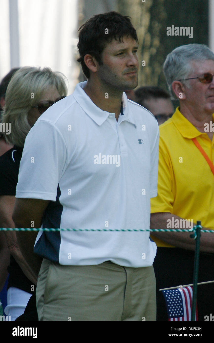Jul 01, 2009 - Washington, District of Columbia, USA - TONY ROMO stands during the national anthem while his girlfriend, singer Jessica Simpson sings at the opening ceremony for the the Earl Woods Memorial Pro-Am round as part of the AT&T National at Congressional Country Club. (Credit Image: © James Berglie/ZUMA Press) Stock Photo