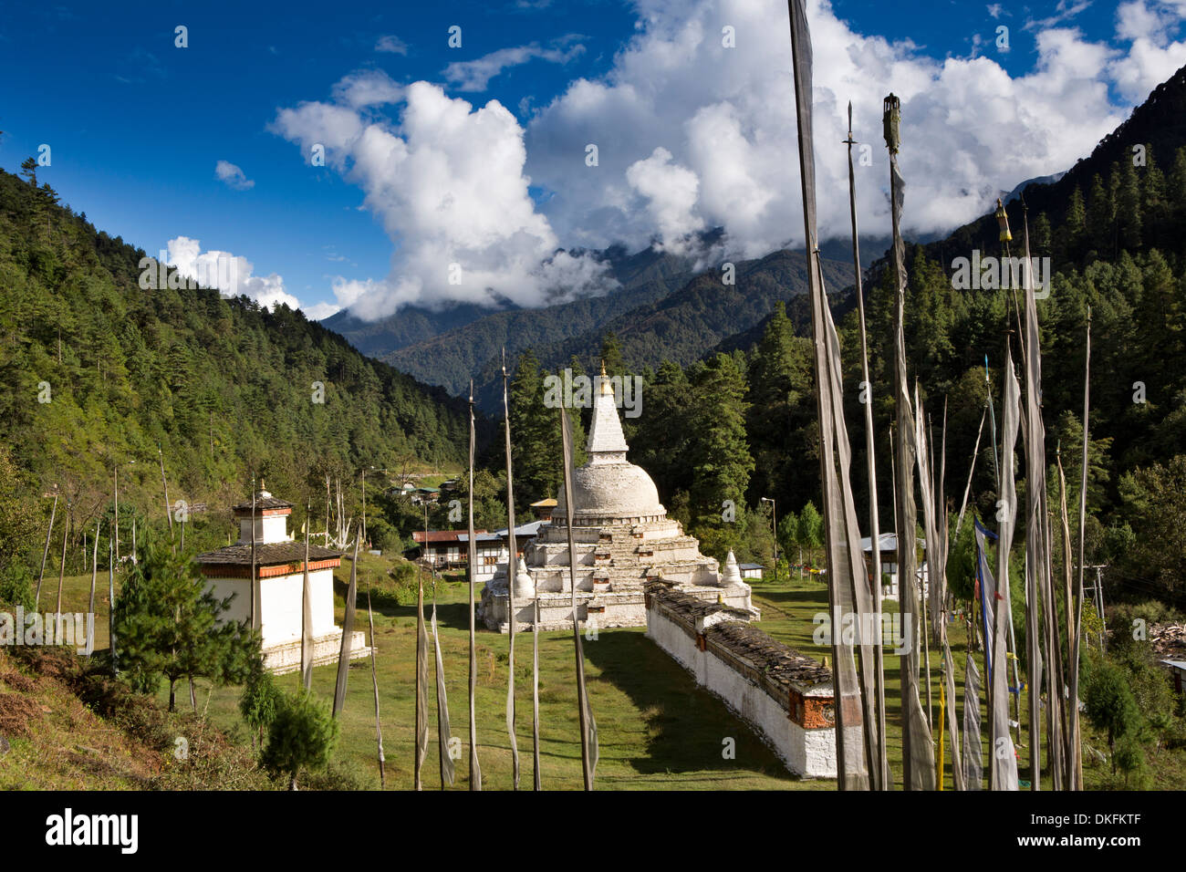 Bhutan, Pele La Pass, Chendebji Buddhist Chorten beside Trongsa to Pele La road Stock Photo