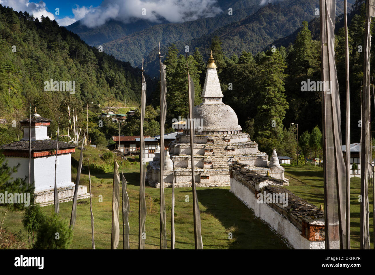 Bhutan, Pele La Pass, Chendebji Buddhist Chorten beside Trongsa to Pele La road Stock Photo