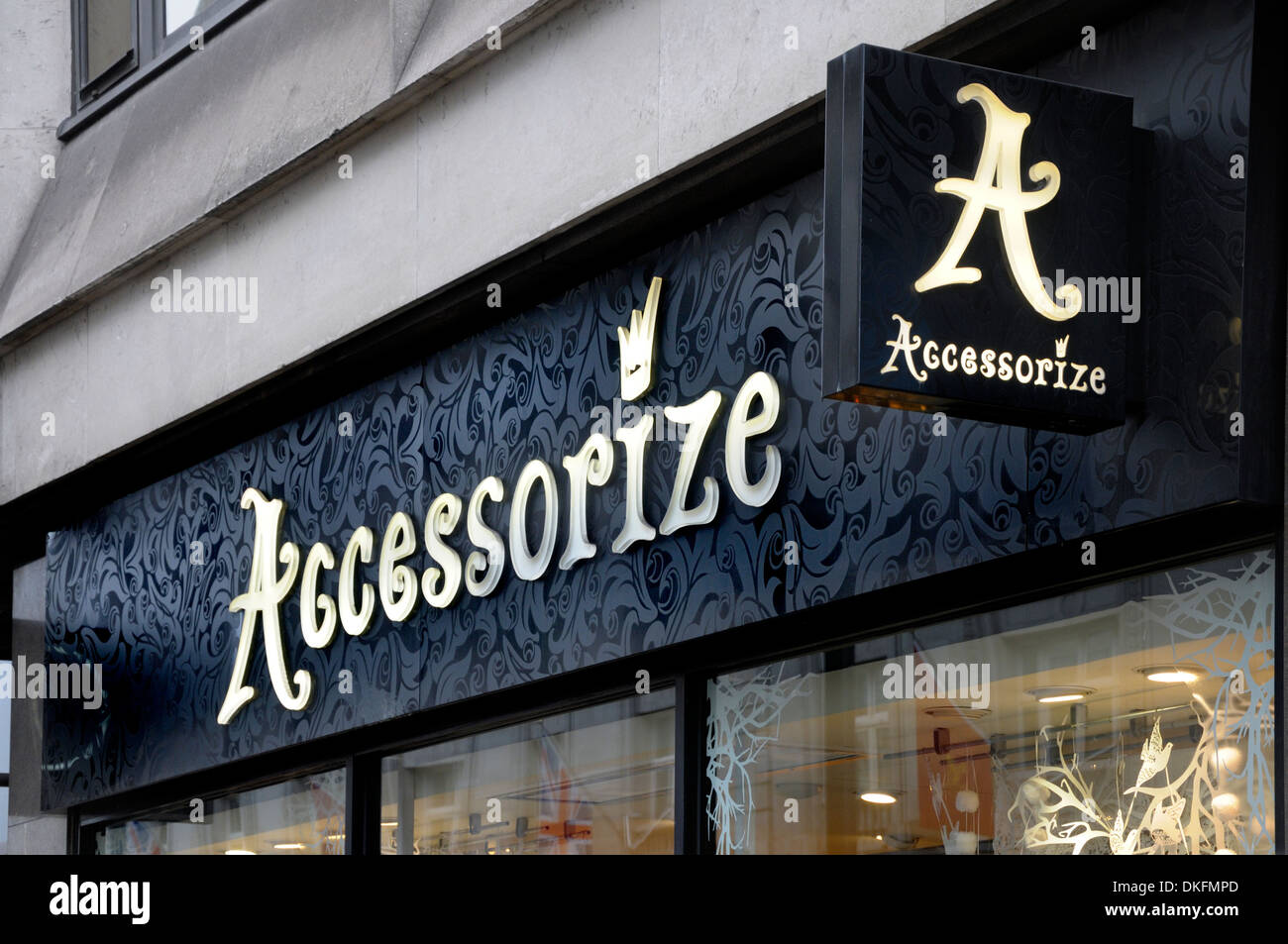 Accessorize shop logo hi-res stock photography and images - Alamy