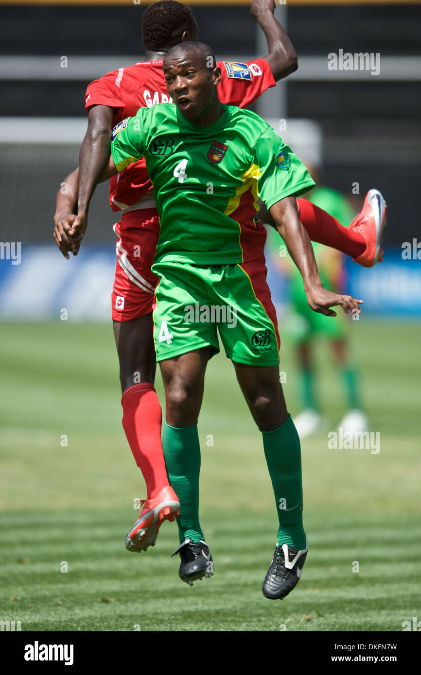 Guinea vs Senegal National Football Teams in action - Latest Year