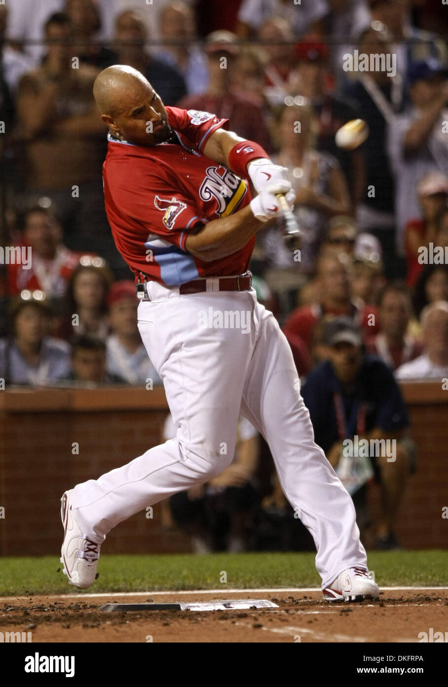 Albert Pujols Rookie 2001 All Star Game Team Signed Baseball MLB Authe —  Showpieces Sports, image size:908x1390