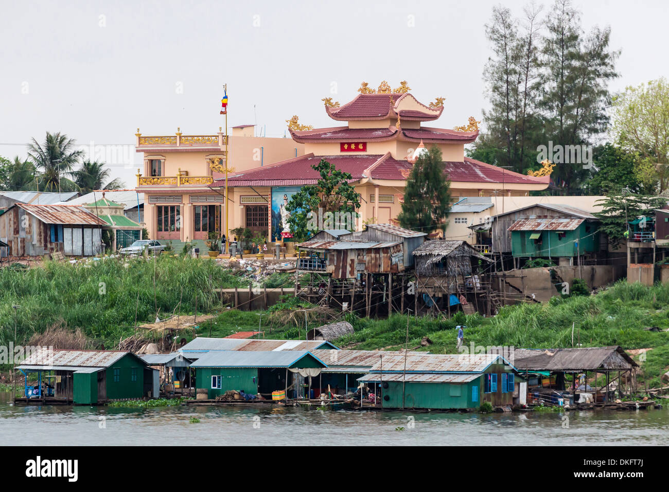 Temple on the Tonle Sap River in Kampong Chhnang, Kampong Chhnang Province, Cambodia, Indochina, Southeast Asia, Asia Stock Photo