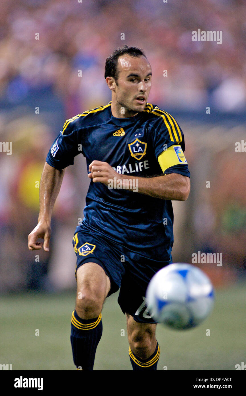 Giants stadium soccer hi-res stock photography and images - Alamy