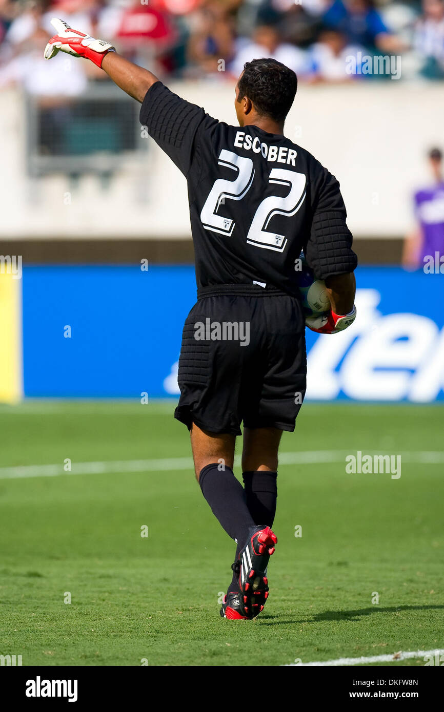 Jul 18, 2009 - Philadelphia, Pennsylvania, USA - Honduras' goalkeeper DONIS ESCOBER (22) pointing to his teammate before kicking the ball off during the CONCACAF Gold Cup quarter finals match between Canada and Honduras at Lincoln Financial Field in Philadelphia, Pennsylvania.   (Credit Image: © Christopher Szagola/Southcreek Global/ZUMA Press) Stock Photo
