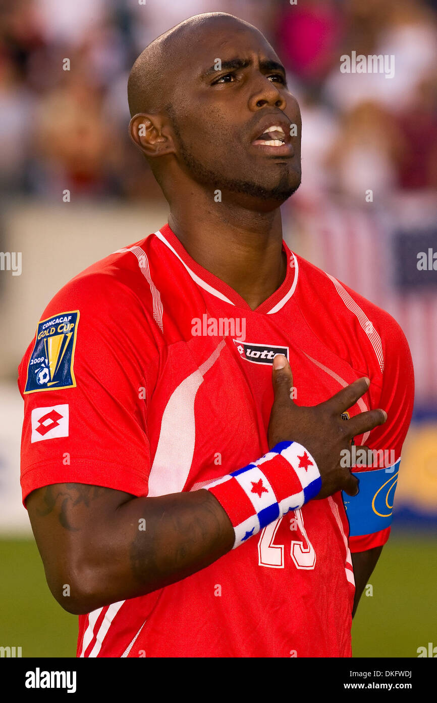 Jul 18, 2009 - Philadelphia, Pennsylvania, USA - Panama's defender FELIPE BALOY (23) singing along with the Panamanian National Anthem prior to the CONCACAF Gold Cup quarter finals match between United States and Panama at Lincoln Financial Field in Philadelphia, Pennsylvania.  United States beat Panama, 2-1 in overtime. (Credit Image: © Christopher Szagola/Southcreek Global/ZUMA P Stock Photo