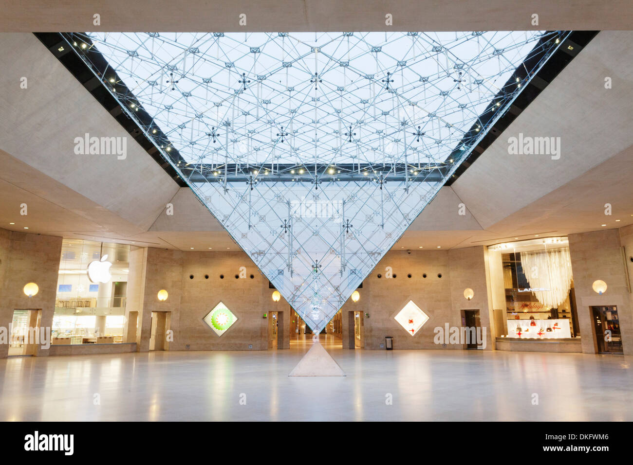 Carrousel du louvre hires stock photography and images Alamy