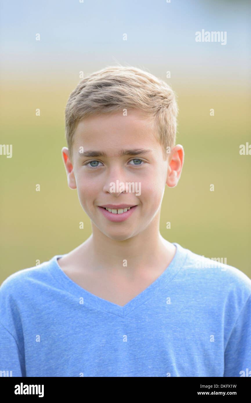Teenage boy portrait hi-res stock photography and images - Alamy