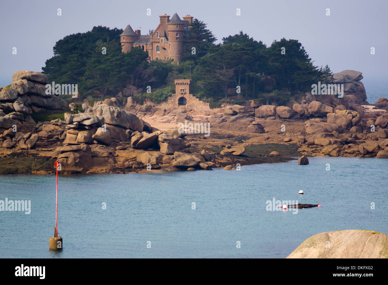 Chateau Costaeres, Ploumanach, Cote de Granit Rose, Brittany, France, Europe Stock Photo