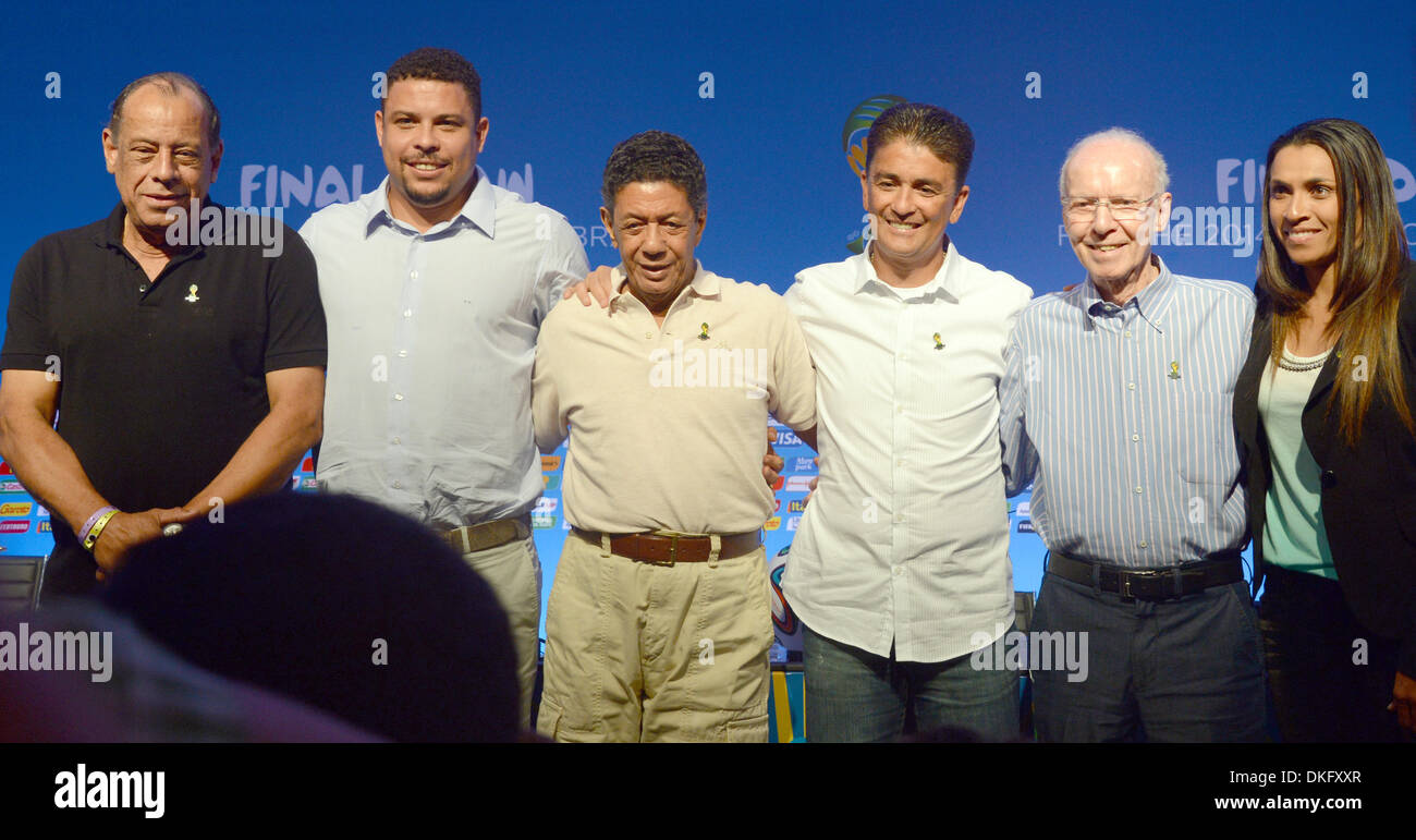 Costa do Sauipe, Brazil. 05th Dec, 2013. FIFA World Cup 2014 ambassadors Carlos Alberto (L-R), Ronaldo, Amarildo, Bebeto, Mario Zagallo and Marta attend a press conference at media center in Costa do Sauipe, Brazil, 05 December 2013. The final draw for the preliminary round groups of the 2014 FIFA world cup Brazil will be held on 06 December 2013. Photo: Marcus Brandt/dpa/Alamy Live News Stock Photo