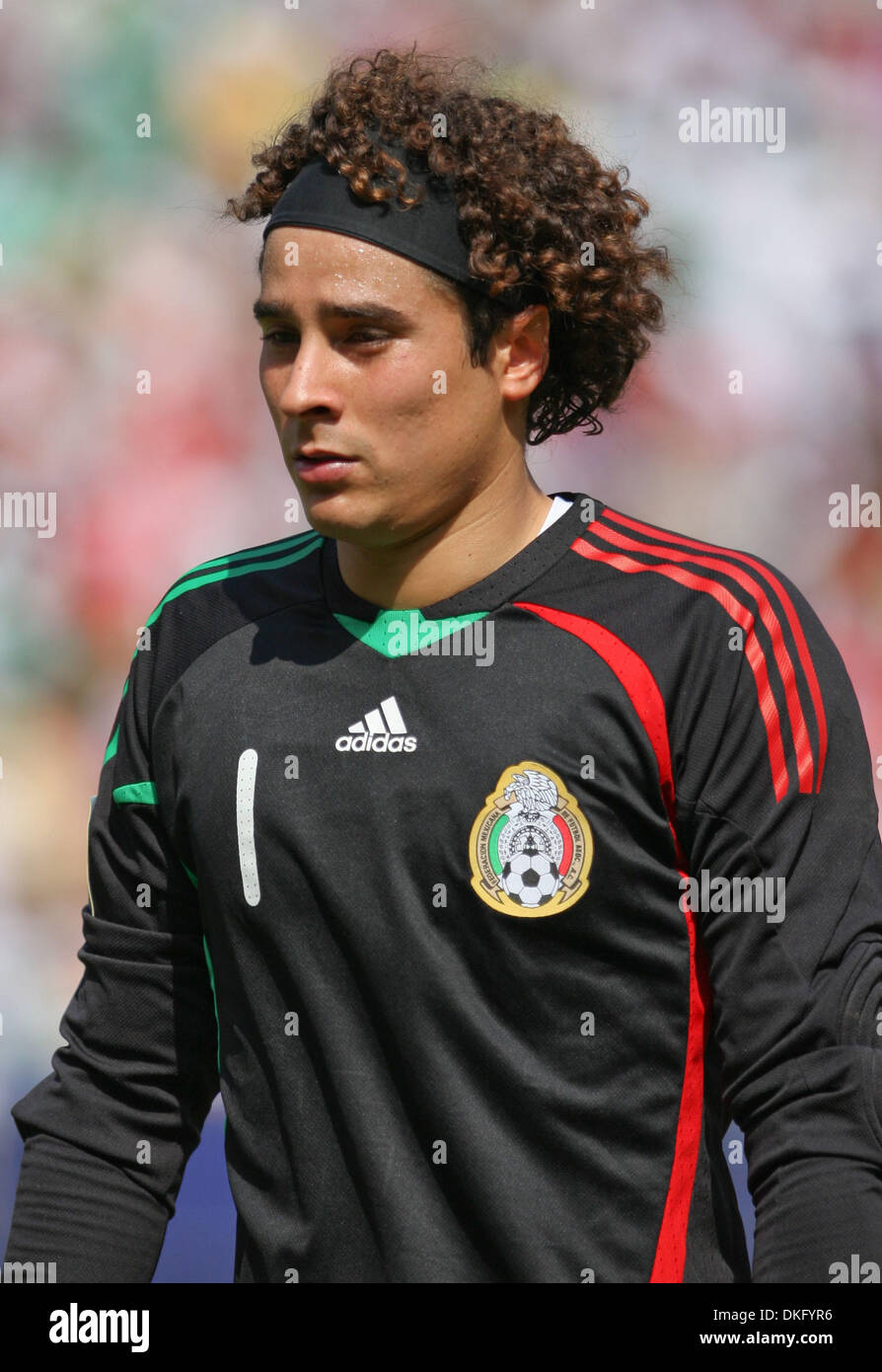 Jul 26, 2009 - East Rutherford, New York, USA - GUILLERMO OCHOA Keeper for Mexico. Mexico defeats USA 5-0 in the Concacaf Gold Cup Final at Giants Stadium, Rutherford NJ. (Credit Image: © Tony Gruppuso/Southcreek Global/ZUMA Press) Stock Photo
