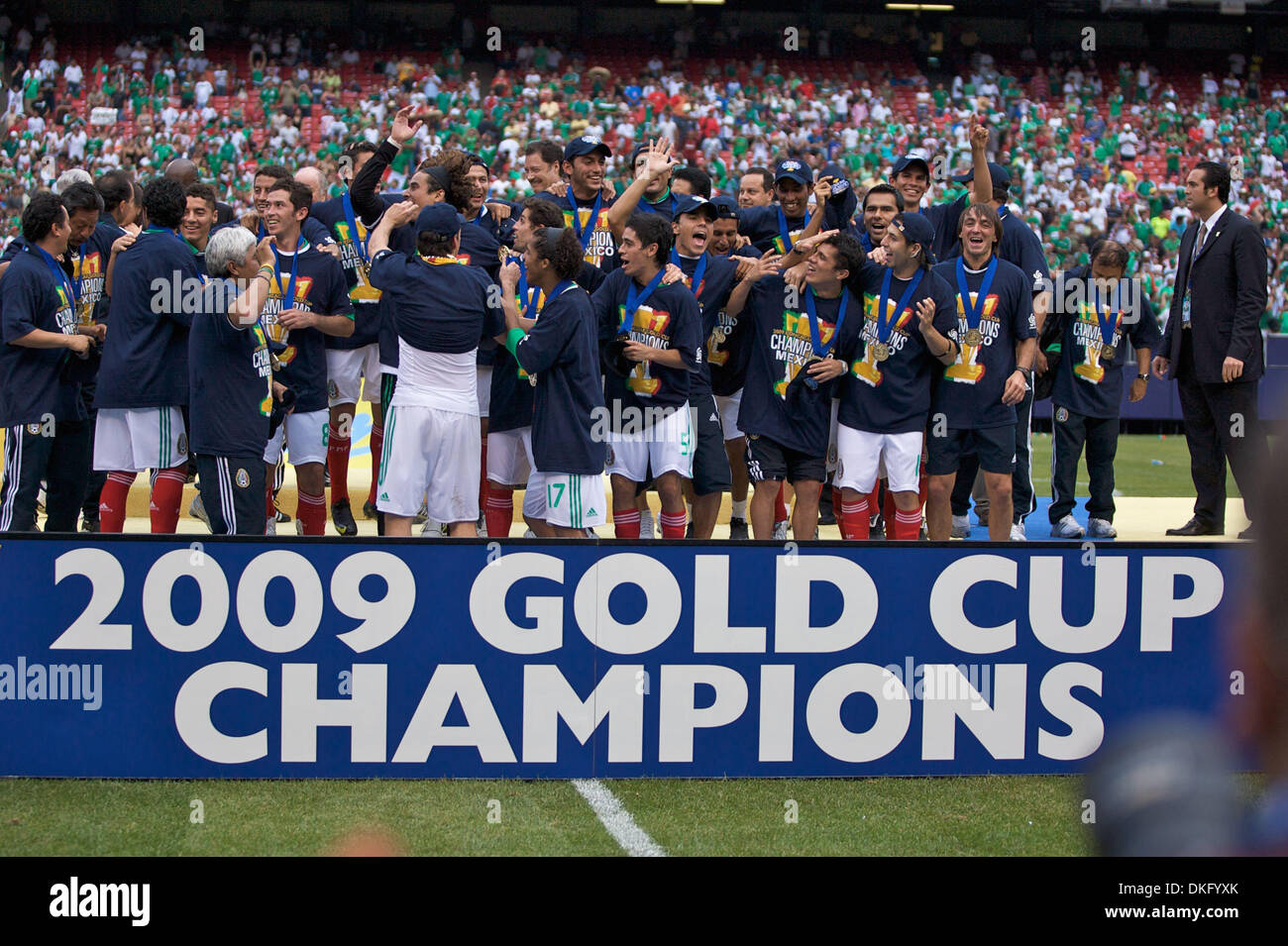 Jul 26 2009 East Rutherford New York Usa Mexico Celebrates A 5 0 Victory Over The Usa In The 2009 Concacaf Gold Cup Finals Mexico Vs Usa At Giant Stadium In