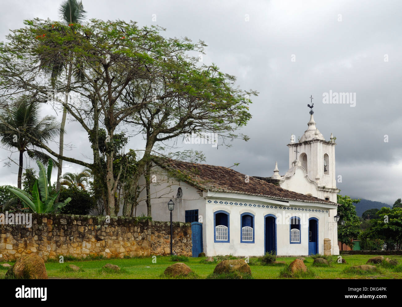 The church Igreja Nossa Senhora das Dores in the historic centre of Paraty, Espirito Santo, Brazil. Stock Photo