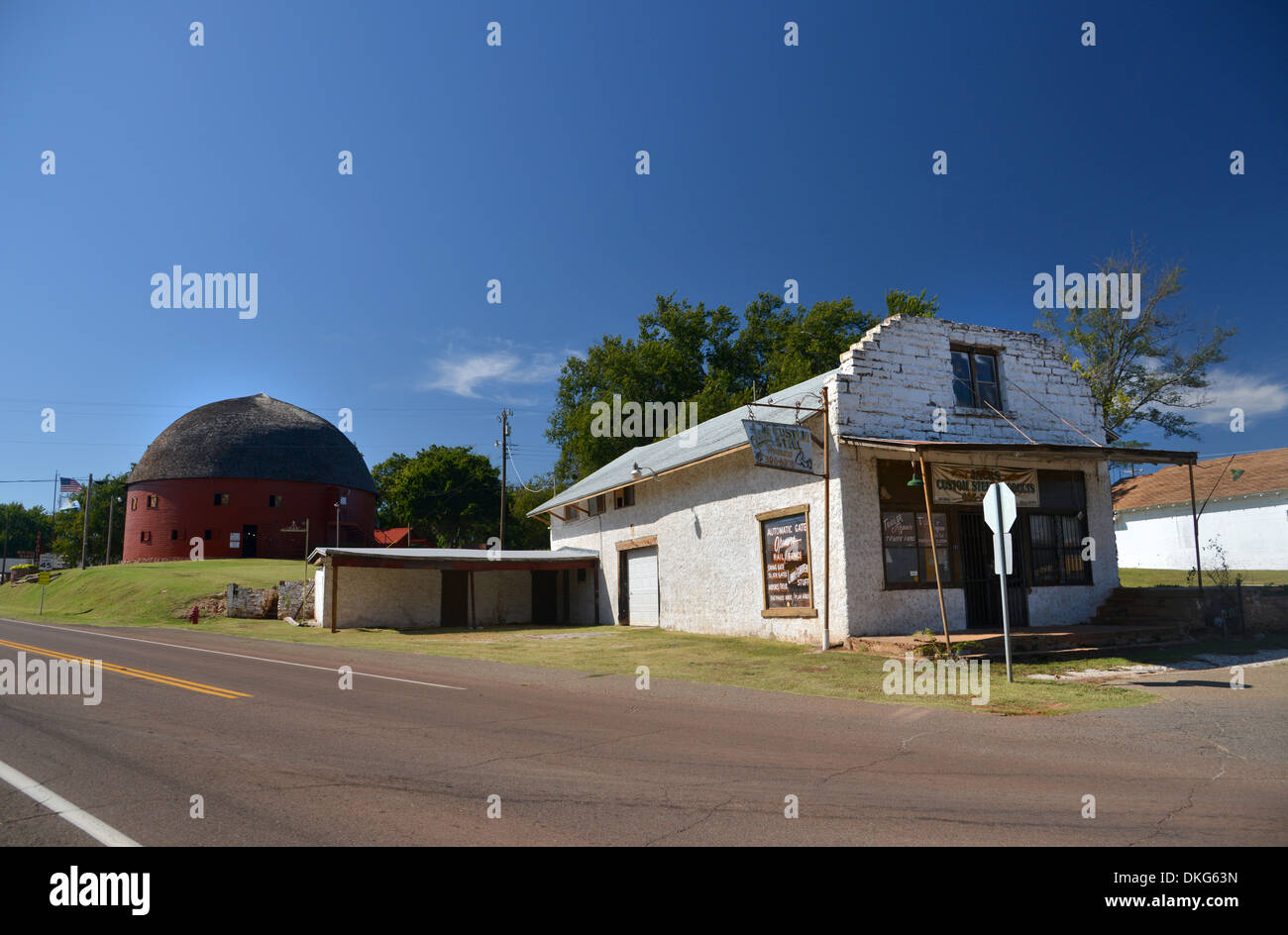 Old workshop next to Round Barn, Arcadia, Oklahoma on Route 66 Stock Photo