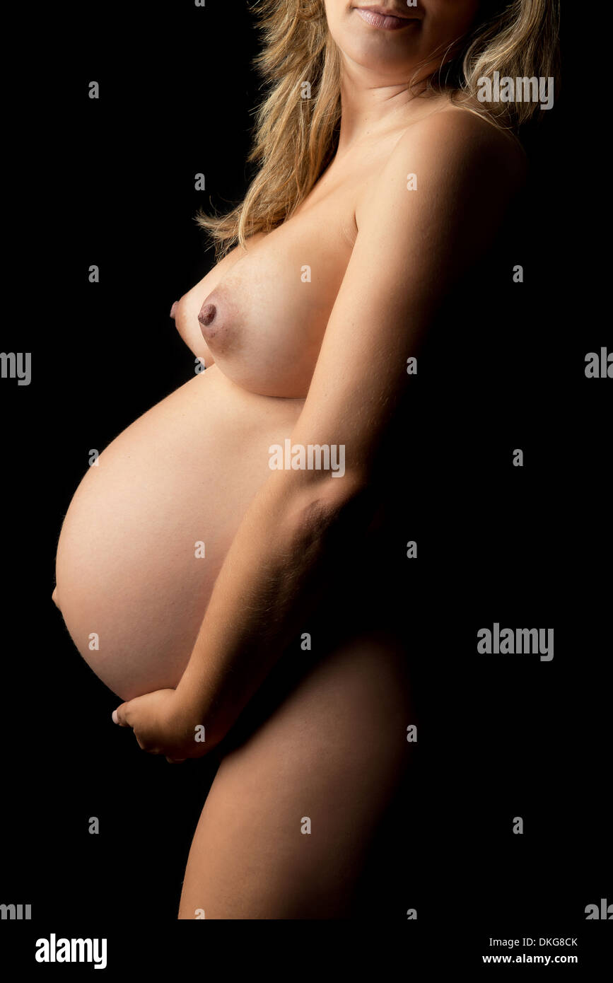 nude preg 