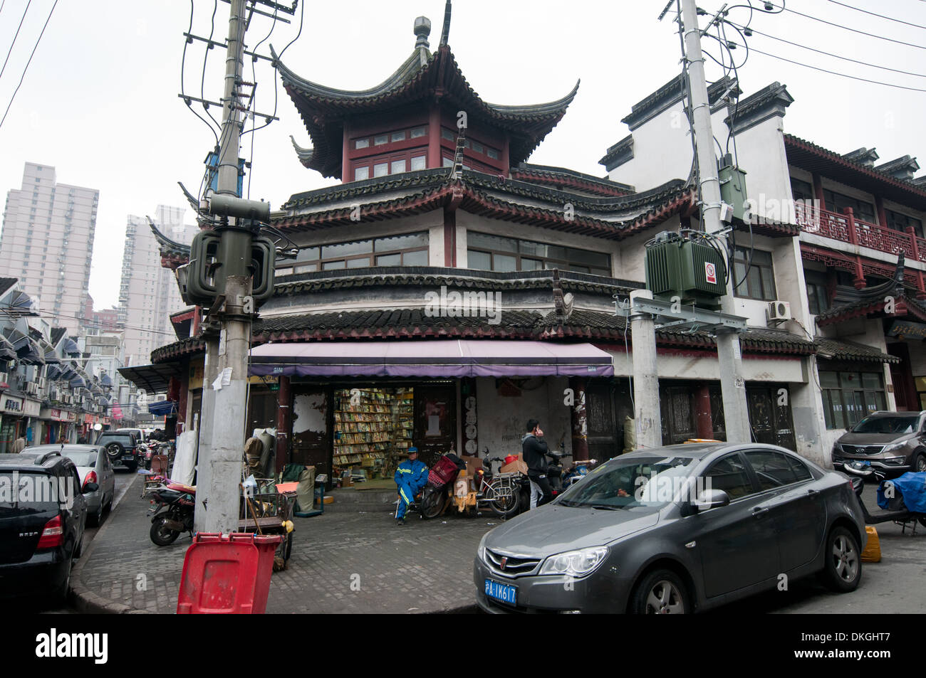 Wen Miao Temple also called Shanghai Confucian Temple at No. 215 Wenmiao Road, Huangpu District, Shanghai, China Stock Photo