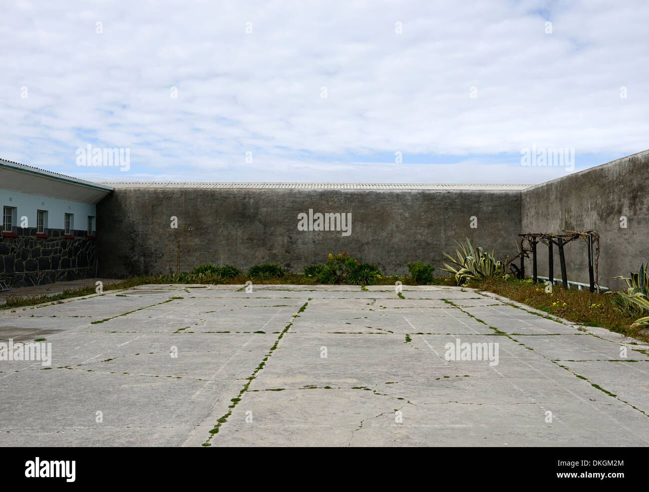 Prison yard hires stock photography and images Alamy