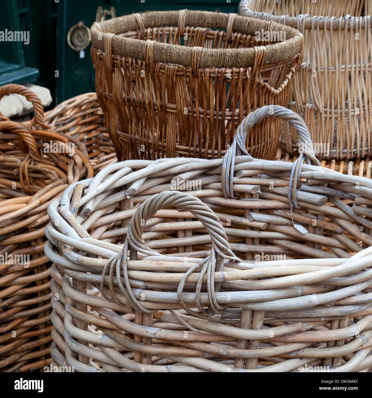 Wicker log basket hi-res stock photography and images - Alamy