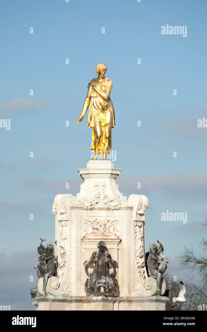 Diana, atop the Diana Fountain, centrepiece of Bushy Park Stock Photo