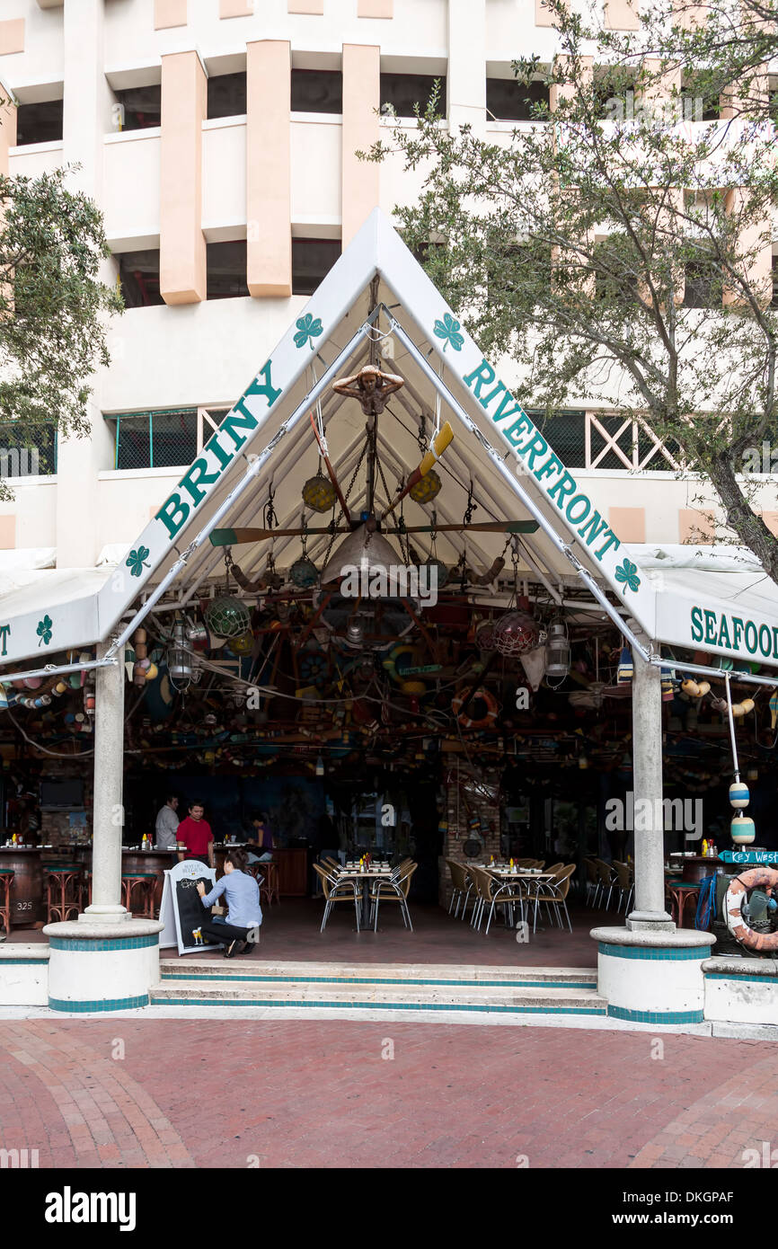 Briny Riverfront Irish bar and seafood restaurant along the River Walk