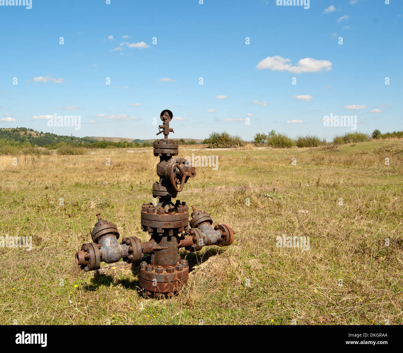 Oil and gas wellhead hi-res stock photography and images - Alamy