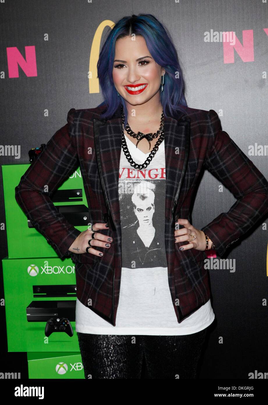 Los Angeles, CA, USA. 5th Dec, 2013. Demi Lovato at arrivals for NYLON Magazine December Issue Celebration, Smashbox Studios West Hollywood, Los Angeles, CA December 5, 2013. Credit:  Emiley Schweich/Everett Collection/Alamy Live News Stock Photo