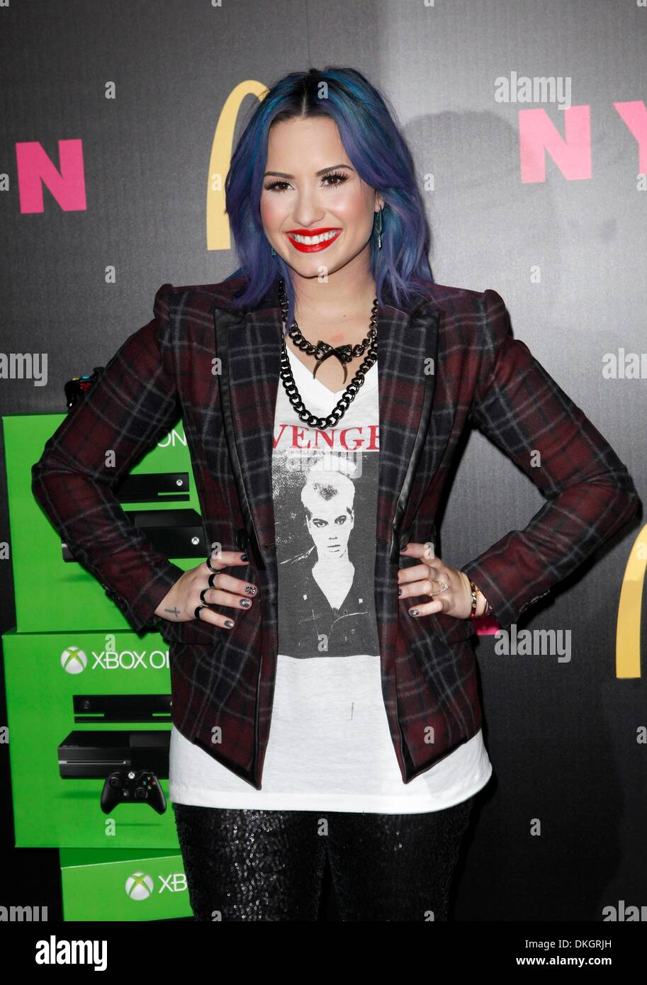 Los Angeles, CA, USA. 5th Dec, 2013. Demi Lovato at arrivals for NYLON Magazine December Issue Celebration, Smashbox Studios West Hollywood, Los Angeles, CA December 5, 2013. Credit:  Emiley Schweich/Everett Collection/Alamy Live News Stock Photo