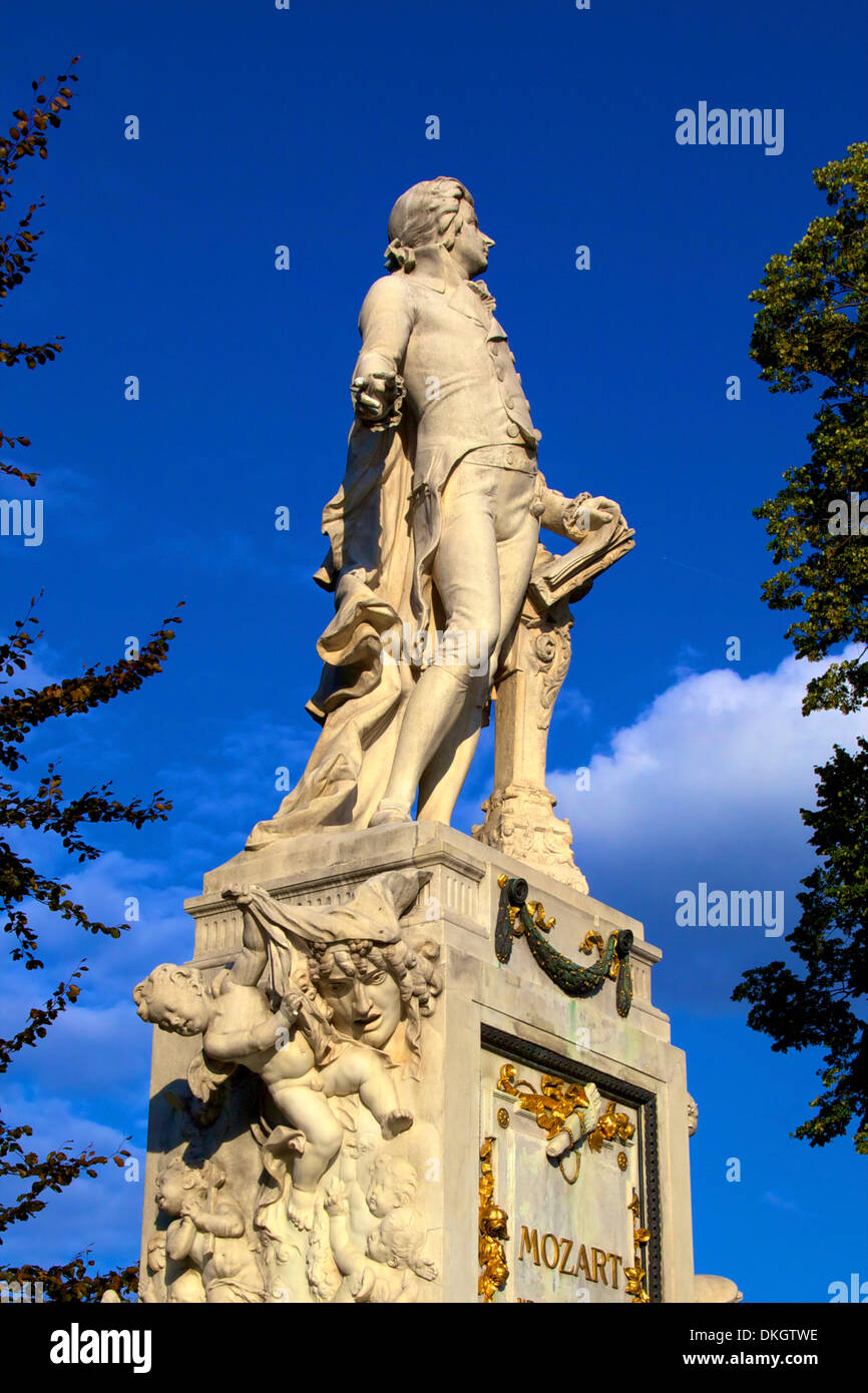 Statue of Wolfgang Amadeus Mozart, Vienna, Austria, Europe Stock Photo