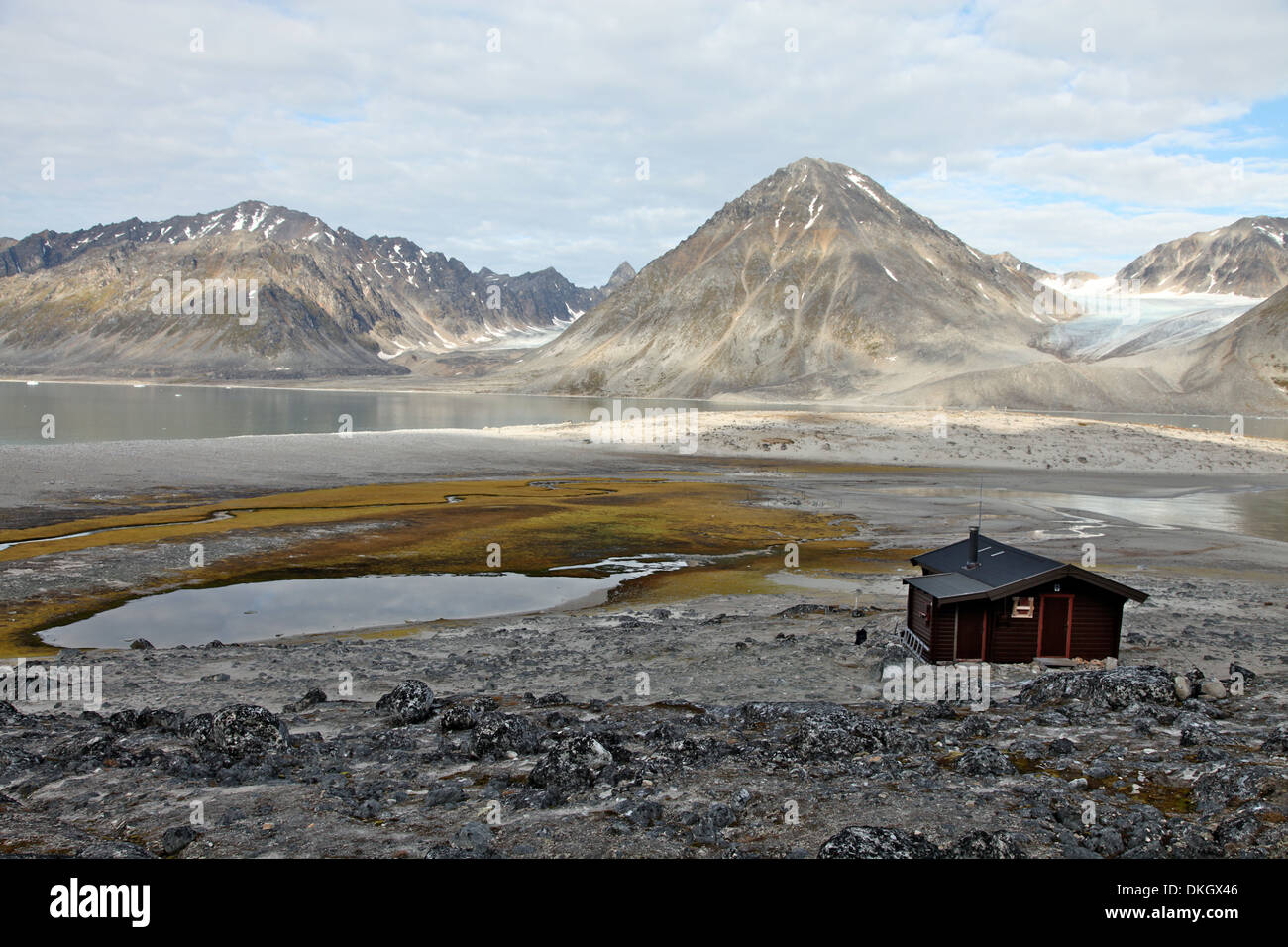 Governor's cabin at Trinityhamn, Magdalenefjord, Svalbard, Norway, Scandinavia, Europe Stock Photo