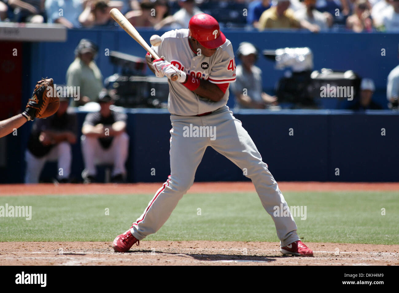 Out fielder hi-res stock photography and images - Alamy