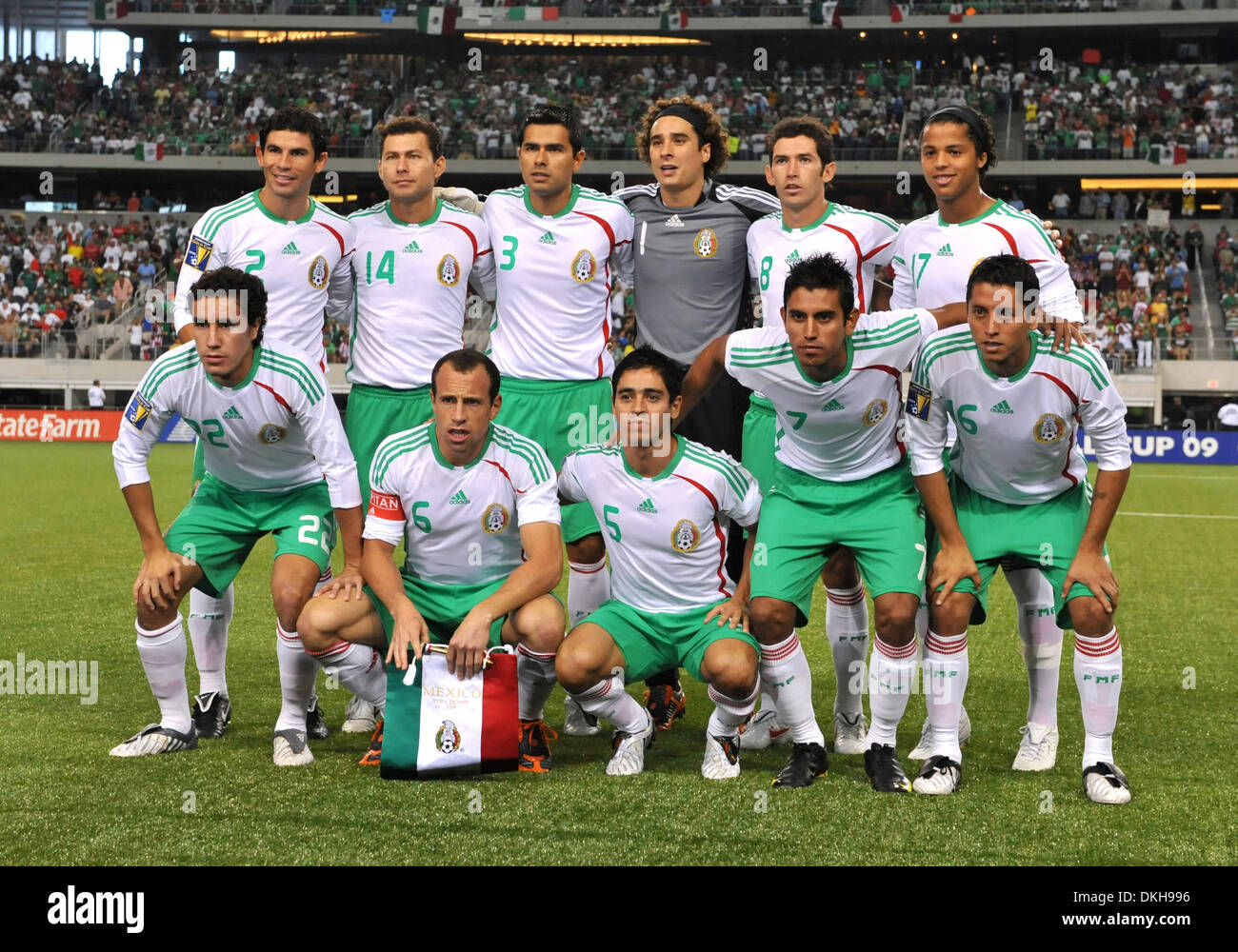 CONCACAF Gold Cup 2009 Quarterfinals Team photo as Mexico defeats