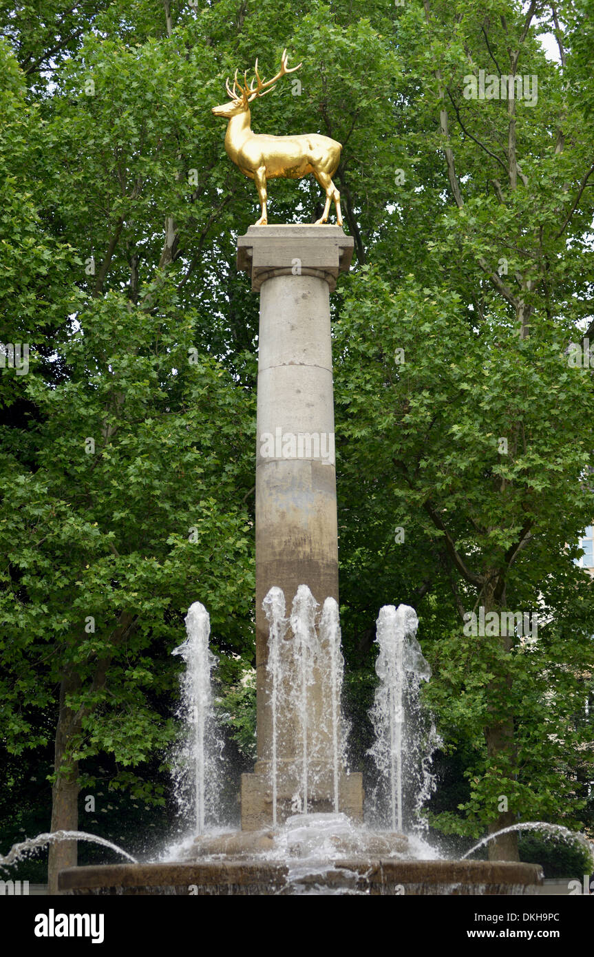 Brunnen zum Goldenen Hirschen, Rudolph-Wilde-Park, Schoeneberg, Berlin, Deutschland / Schöneberg Stock Photo
