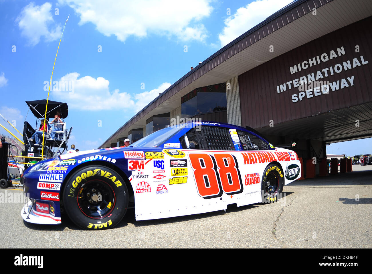 Dale Earnhardt Jr Drives The National Guard Amp Energy Chevrolet
