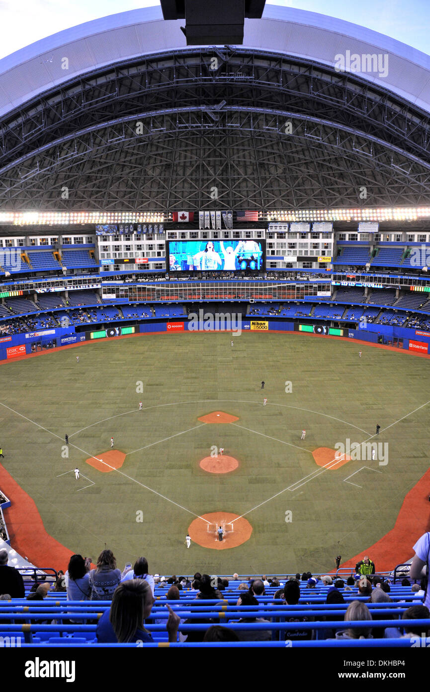 Rogers centre stadium hi-res stock photography and images - Alamy