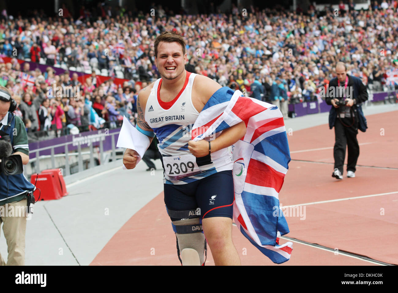 Aled Davies GB celebrates winning gold in the Men's Discus Throw - F42 at the London 2012 Paralympic games Stock Photo