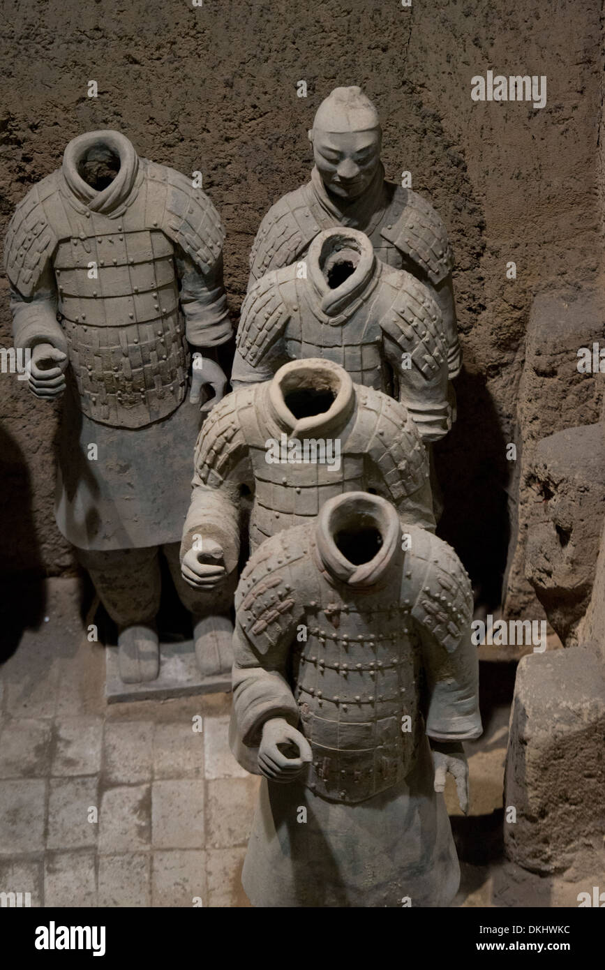 Terracotta warriors statue at the Terracotta Warriors Army Museum, Xi'an, China Stock Photo Alamy