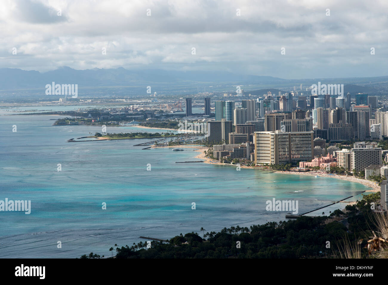 Oahu diamond head viewed from water hi-res stock photography and images ...